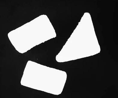 Source red-bar capture: three bread-piece outlines are visible against a darker background.